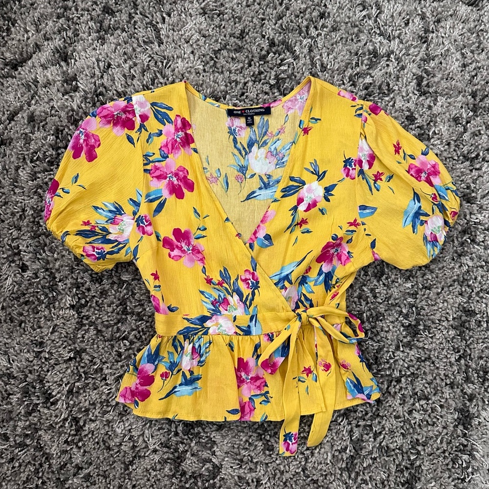 💐Floral Wrap Tie Side Blouse
